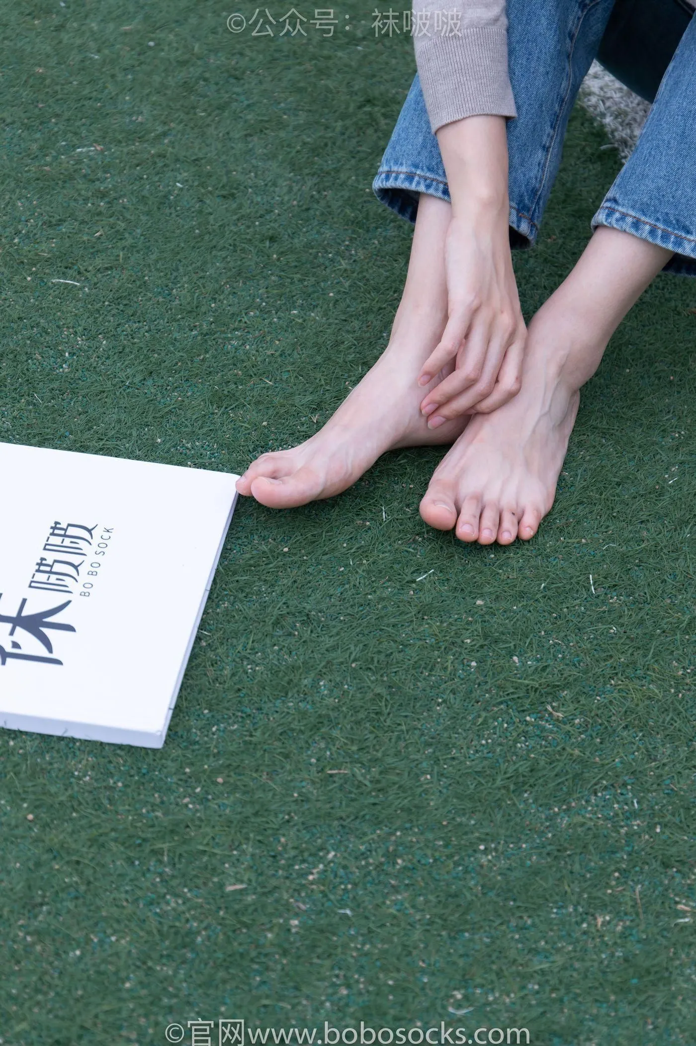 [BoBoSocks袜啵啵]NO.004 泡芙-vans帆布鞋、白棉袜、裸足 [127P]插图3